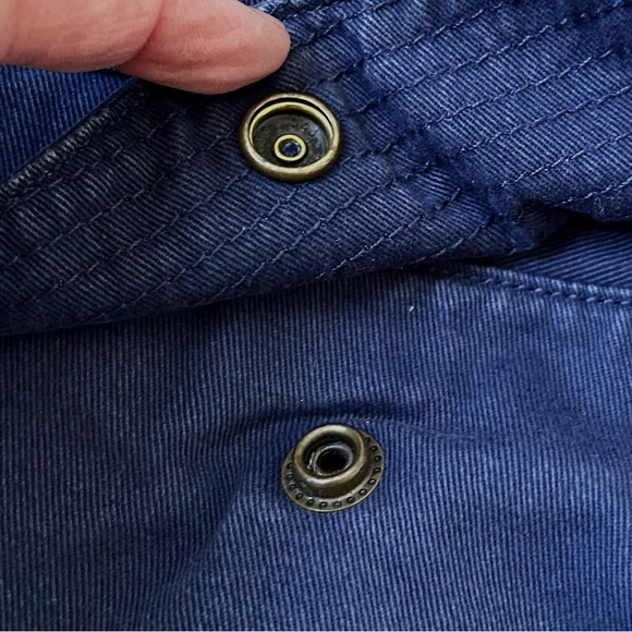 Lands End Men's Navy Cargo Shorts - Picture 4 of 10